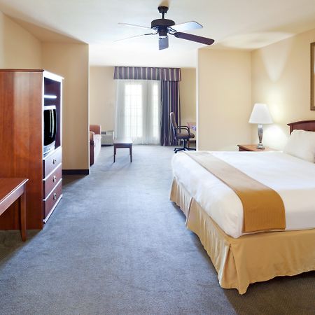 Holiday Inn Express & Suites Kerrville Pokoj fotografie