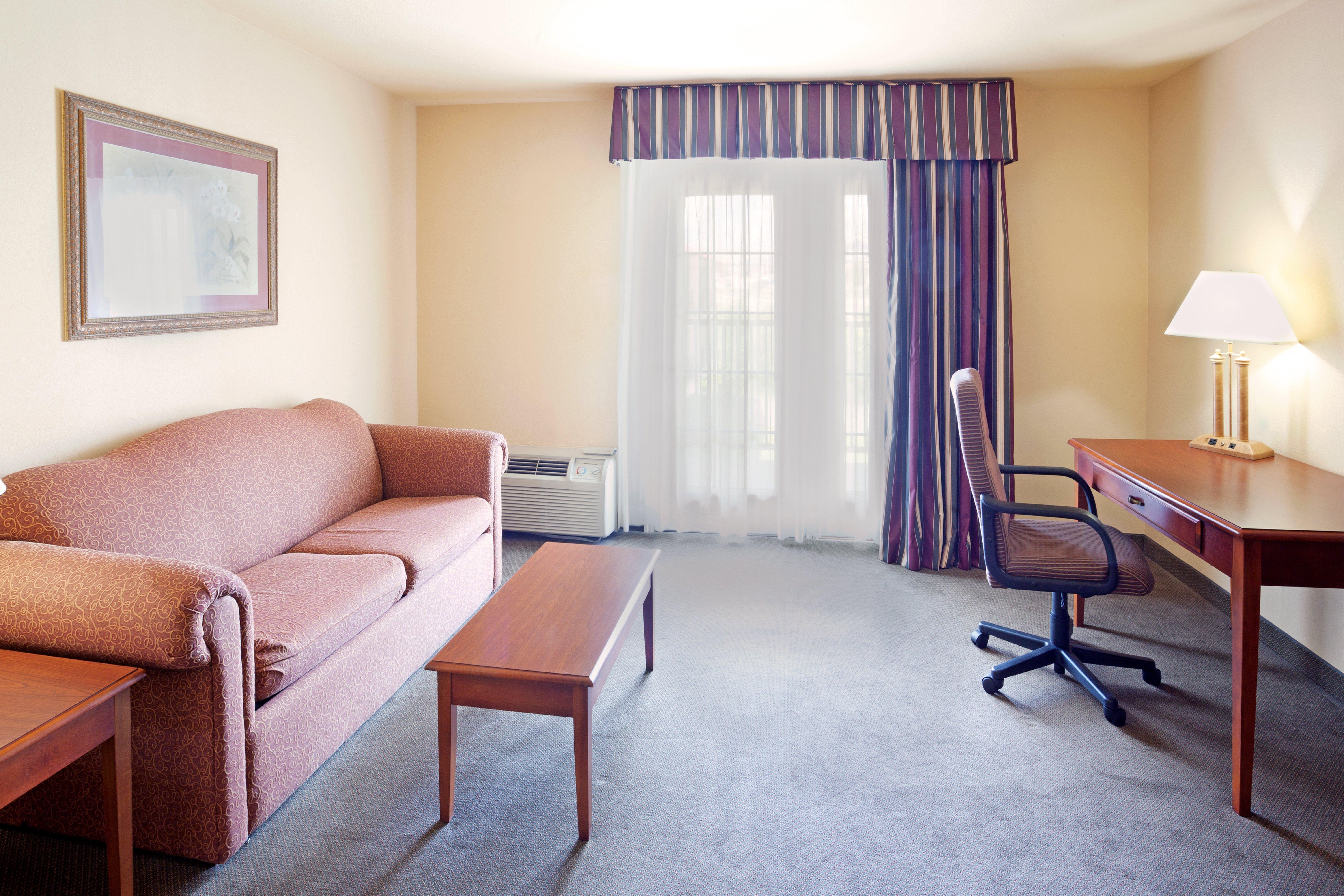 Holiday Inn Express & Suites Kerrville Exteriér fotografie