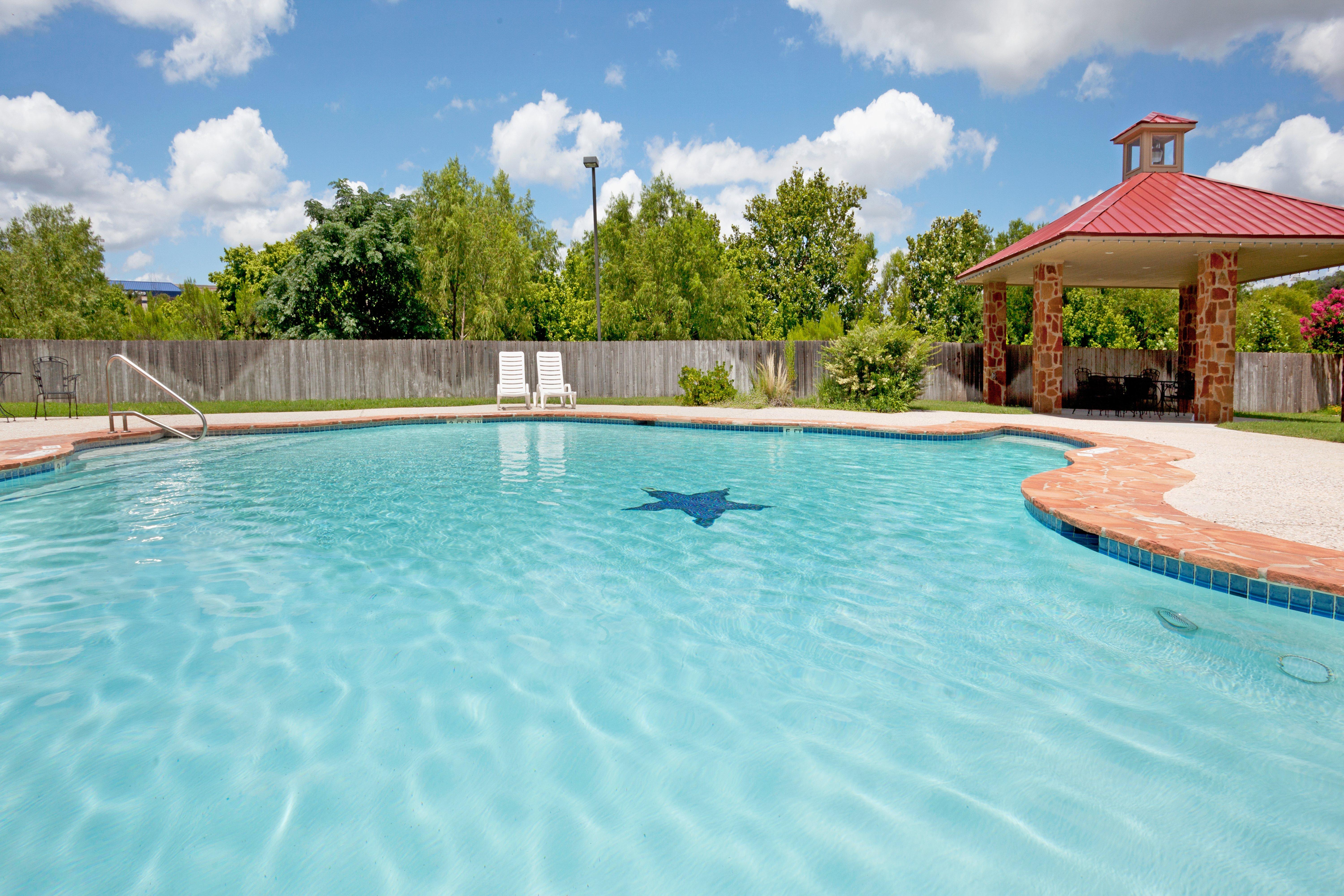 Holiday Inn Express & Suites Kerrville Exteriér fotografie
