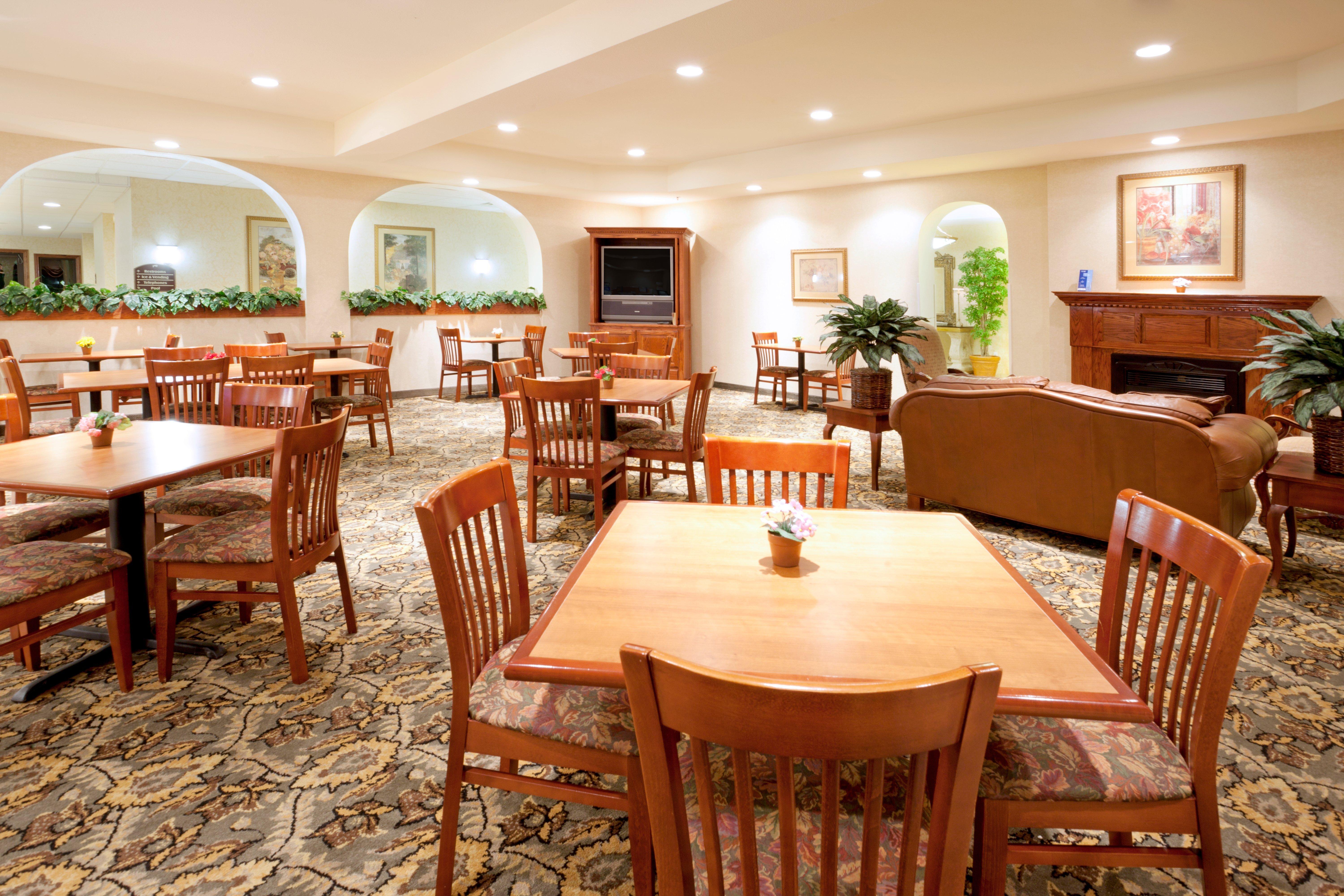 Holiday Inn Express & Suites Kerrville Exteriér fotografie