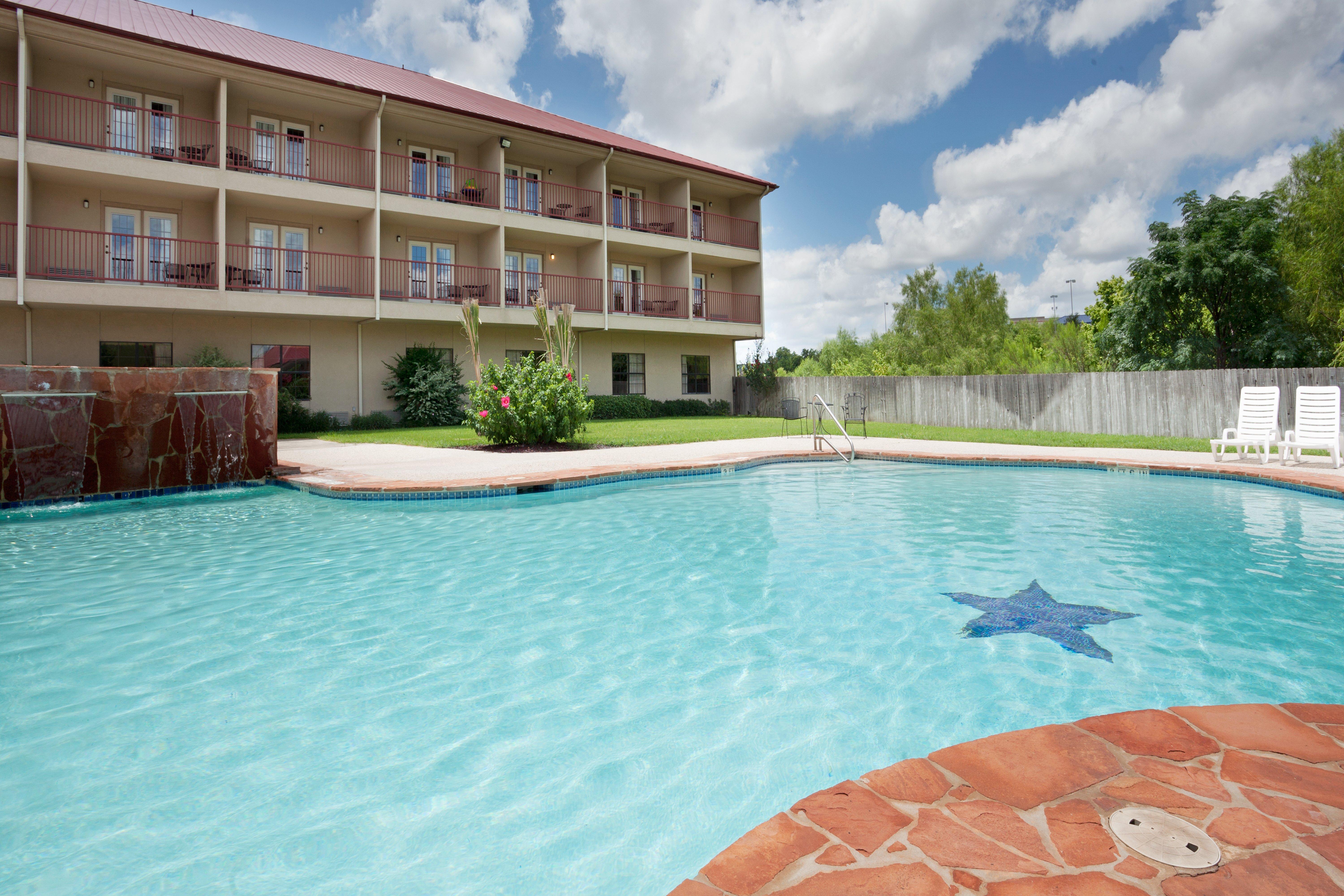 Holiday Inn Express & Suites Kerrville Exteriér fotografie