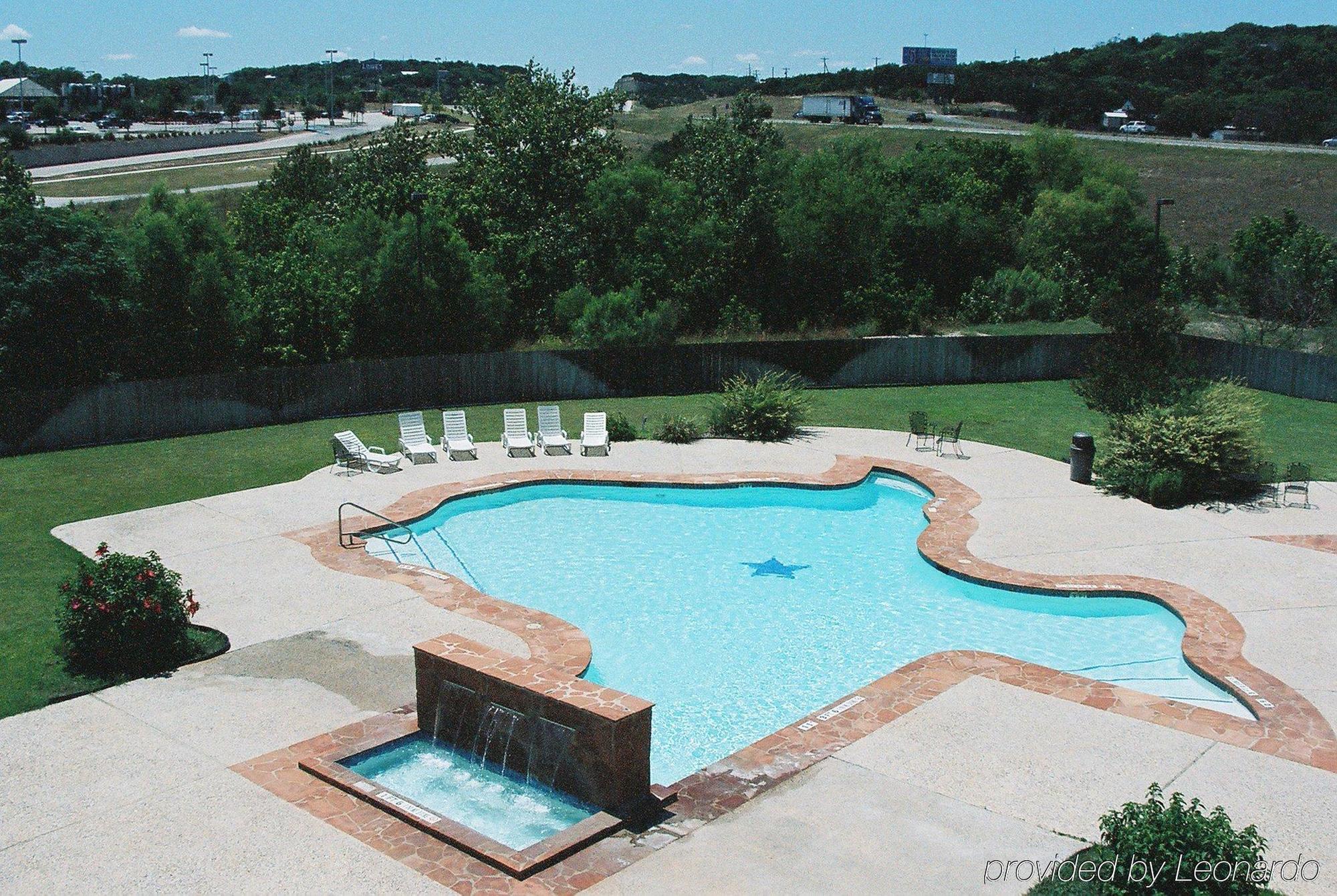 Holiday Inn Express & Suites Kerrville Exteriér fotografie