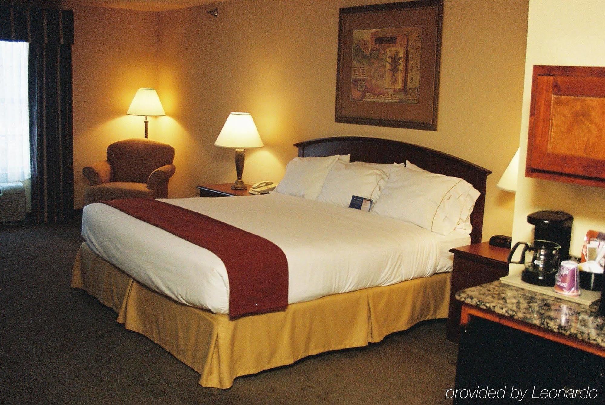 Holiday Inn Express & Suites Kerrville Exteriér fotografie