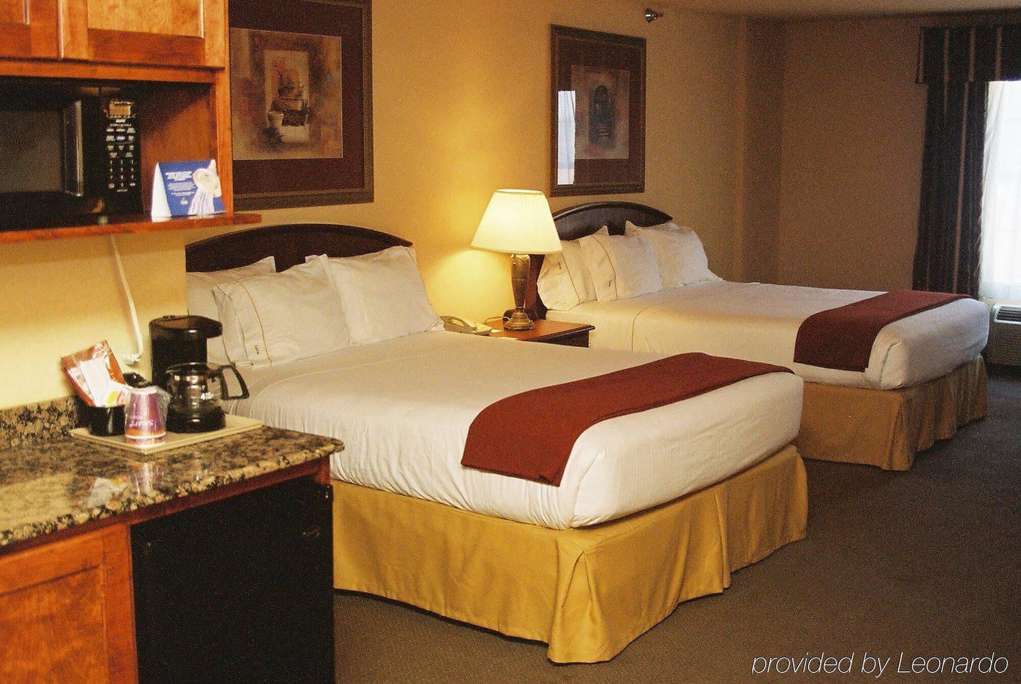 Holiday Inn Express & Suites Kerrville Exteriér fotografie